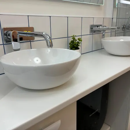 Orange & Art 公寓 *